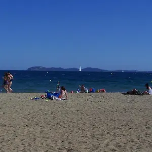 https://plage-et-soleil.fr-provencehotel.com